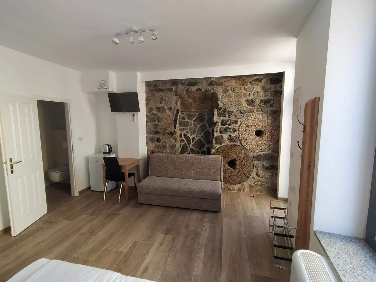Apartmaji Maln Dolenjske Toplice Ngoại thất bức ảnh